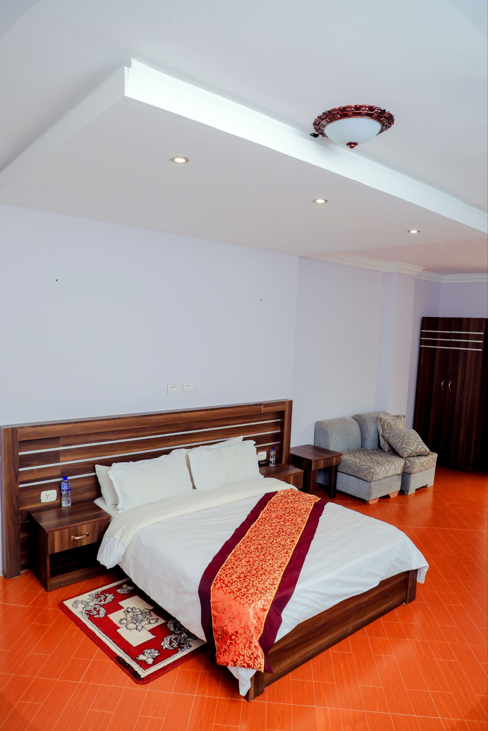 Queen Standard Room photo 1